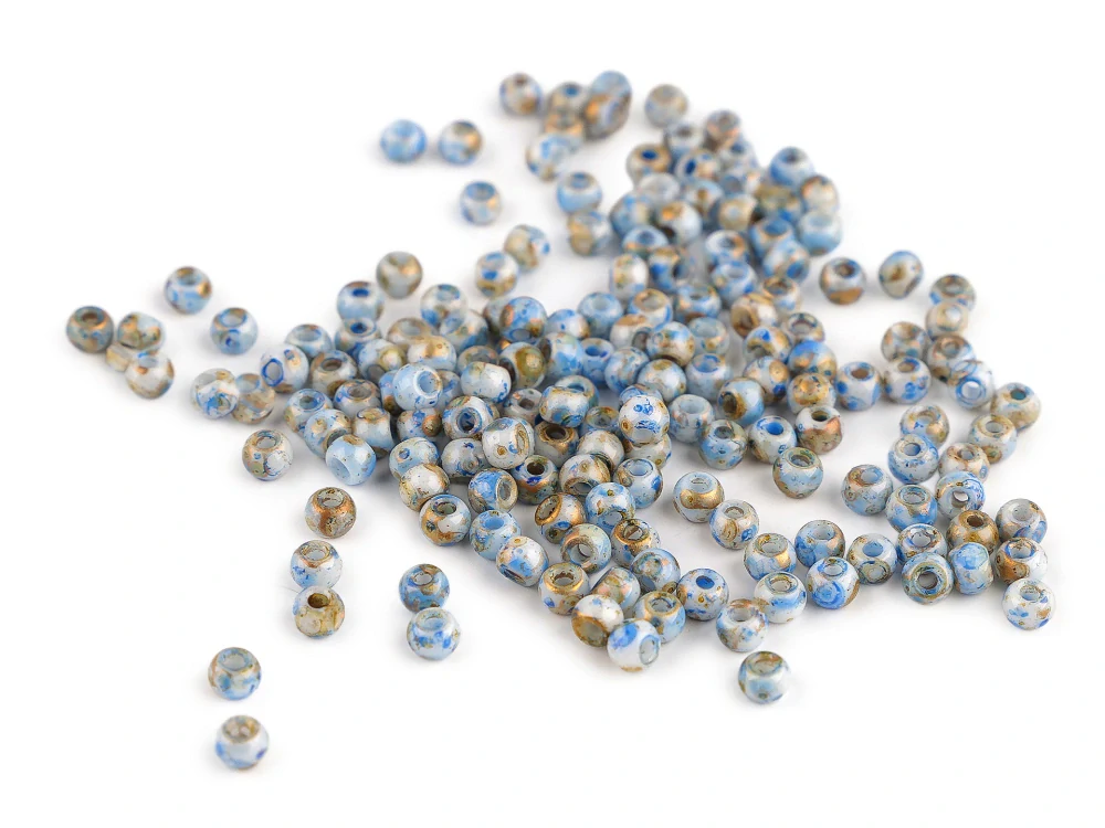 Sklenené korálky 4 mm s melírovaným efektom – modré / zlaté