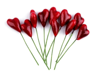 Srdiečko na drôtiku červené