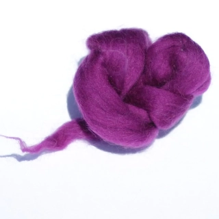 Ovčie rúno česané - baklažán