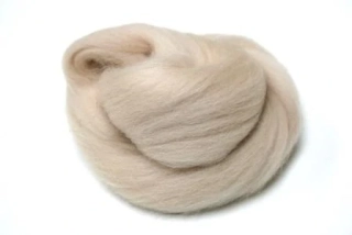 Ovčie rúno česané - svetlo béžová