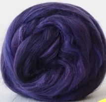 Ovčie rúno Merino česané 20 g – tmavofialový melír